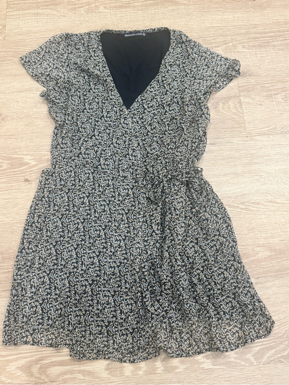 Abercrombie & Fitch Floral Wrap Mini Dress XL Black Beige Tie Waist Boho